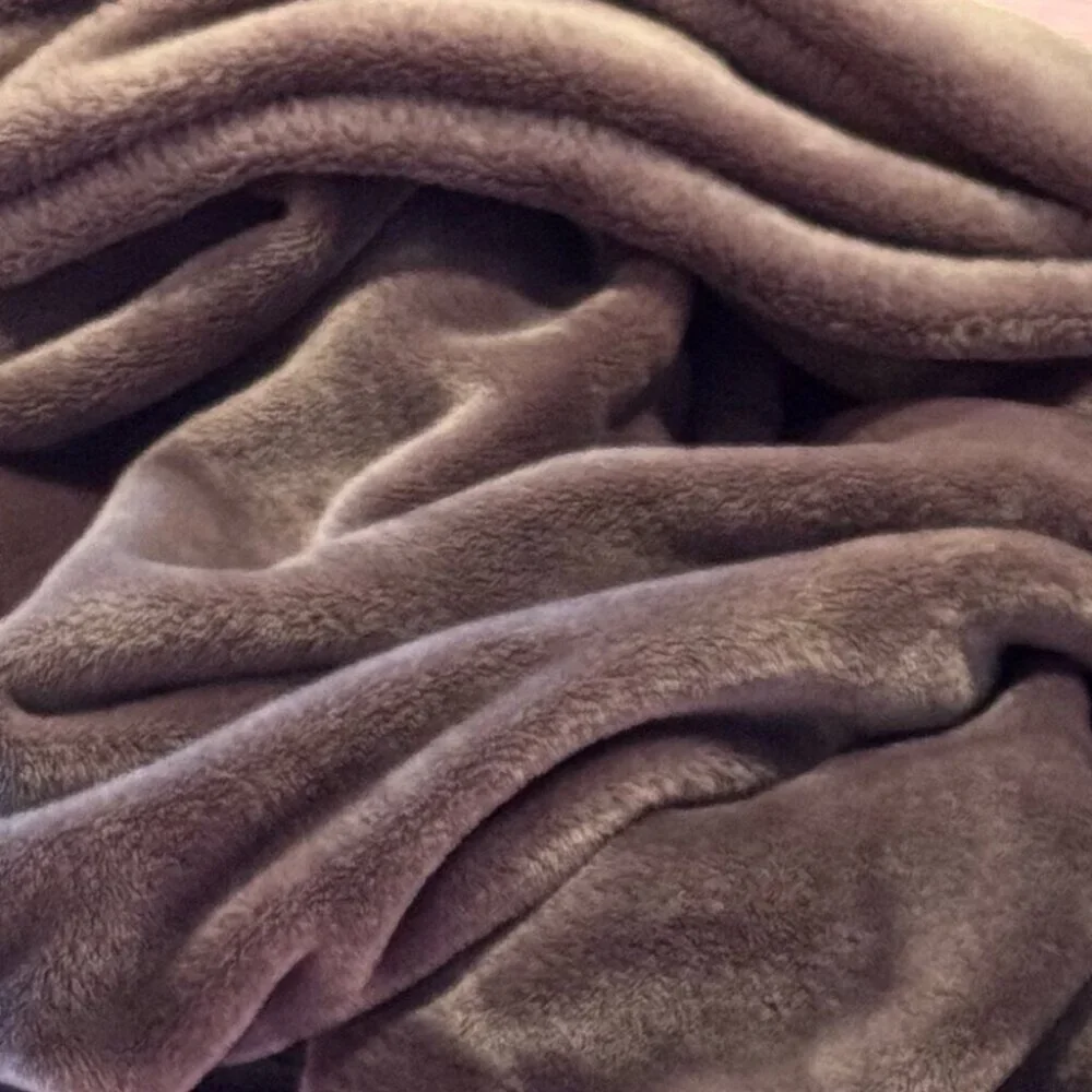 Kate Spade blanket king size throw large grey shiny Soft Gray Blanket rare